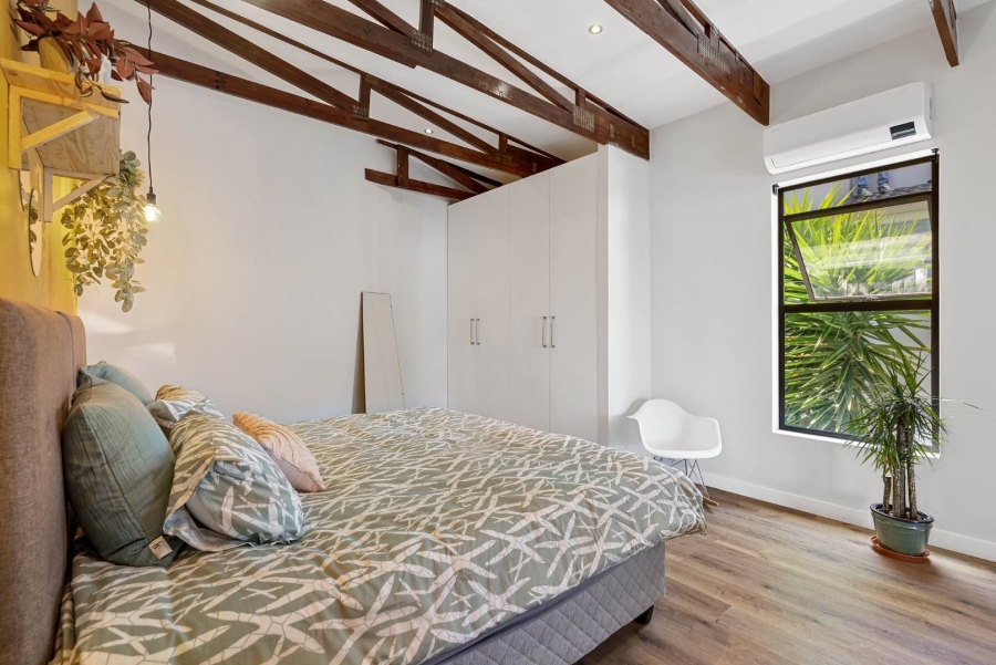 4 Bedroom Property for Sale in Sea Point Western Cape